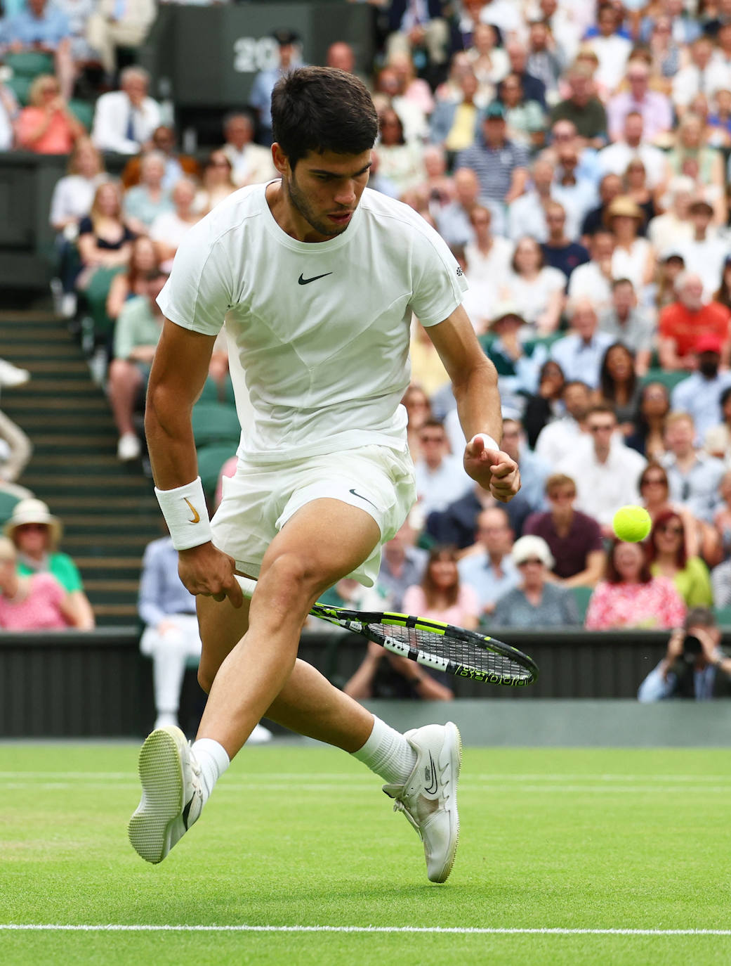 El partido entre Carlos Alcaraz y Jarry en Wimbledon, en imágenes