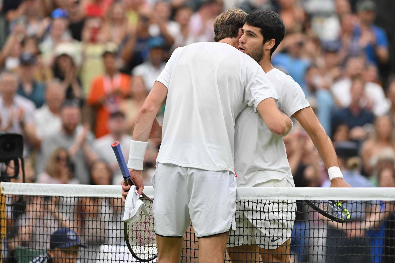 El partido entre Carlos Alcaraz y Jarry en Wimbledon, en imágenes