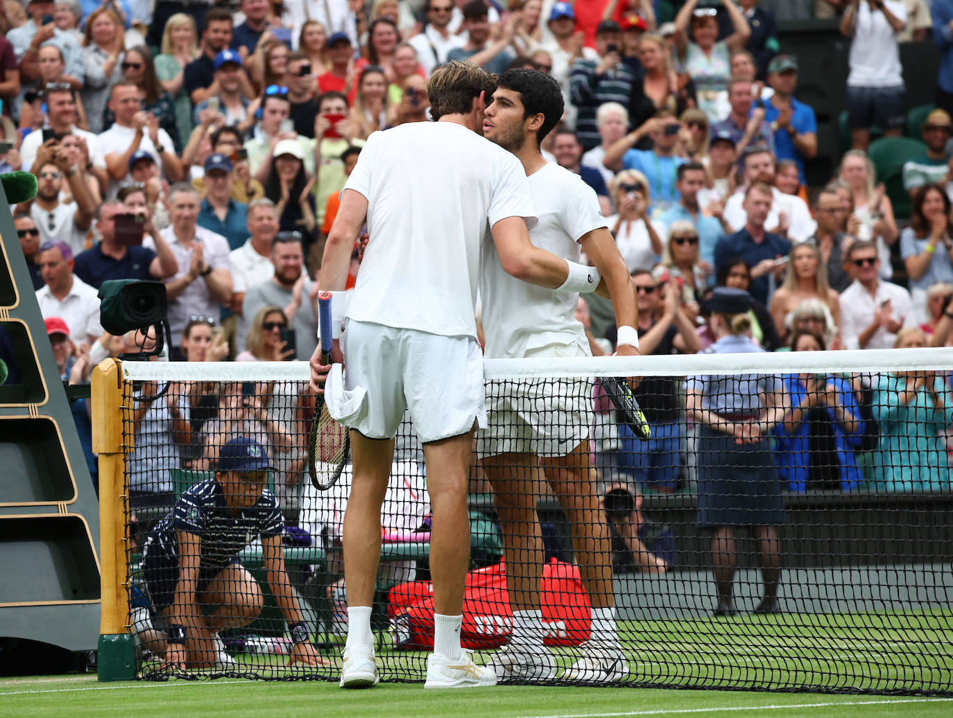 El partido entre Carlos Alcaraz y Jarry en Wimbledon, en imágenes