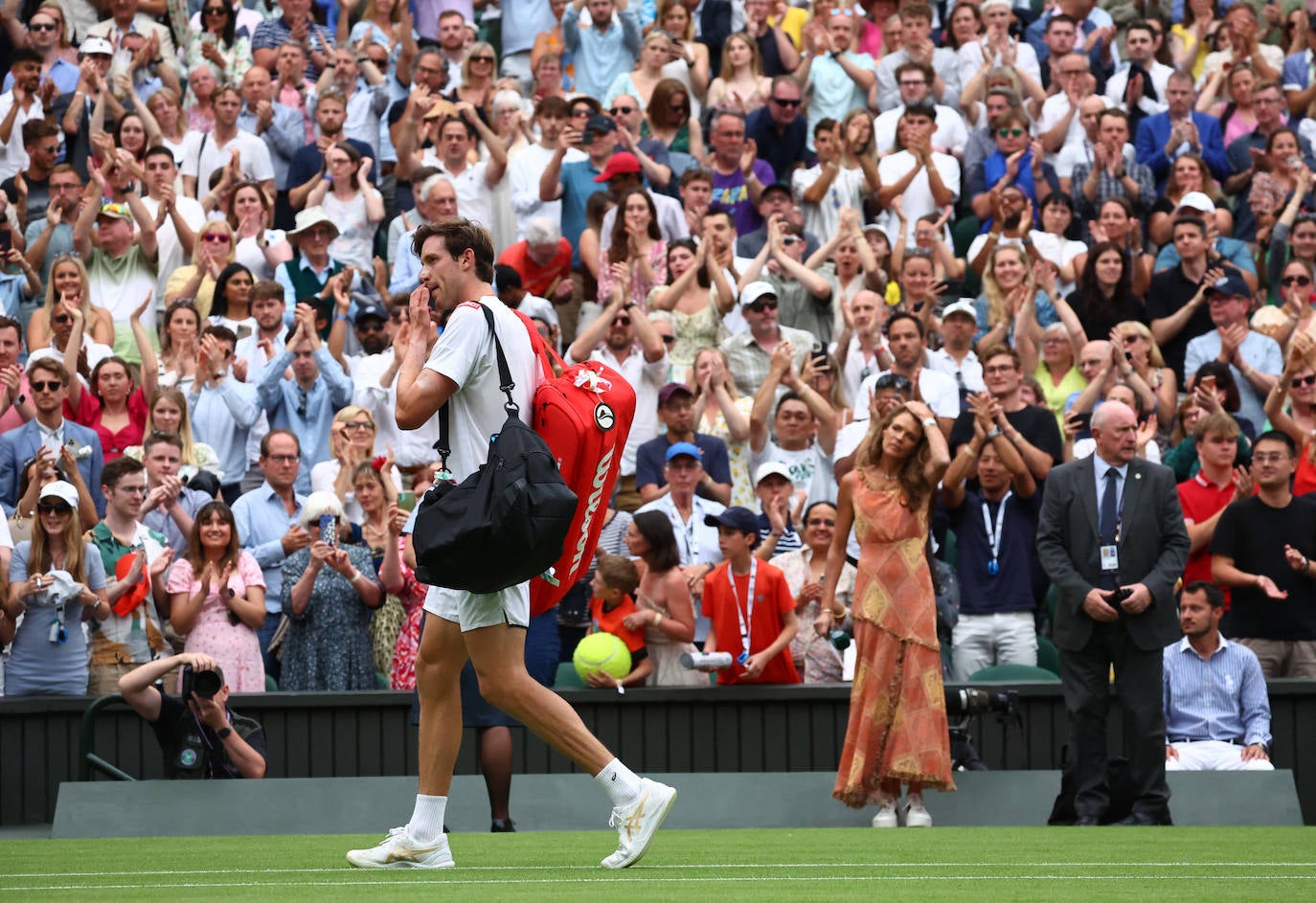 El partido entre Carlos Alcaraz y Jarry en Wimbledon, en imágenes