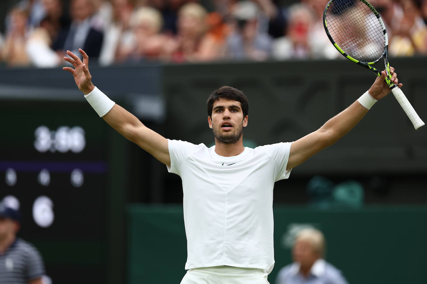 El partido entre Carlos Alcaraz y Jarry en Wimbledon, en imágenes