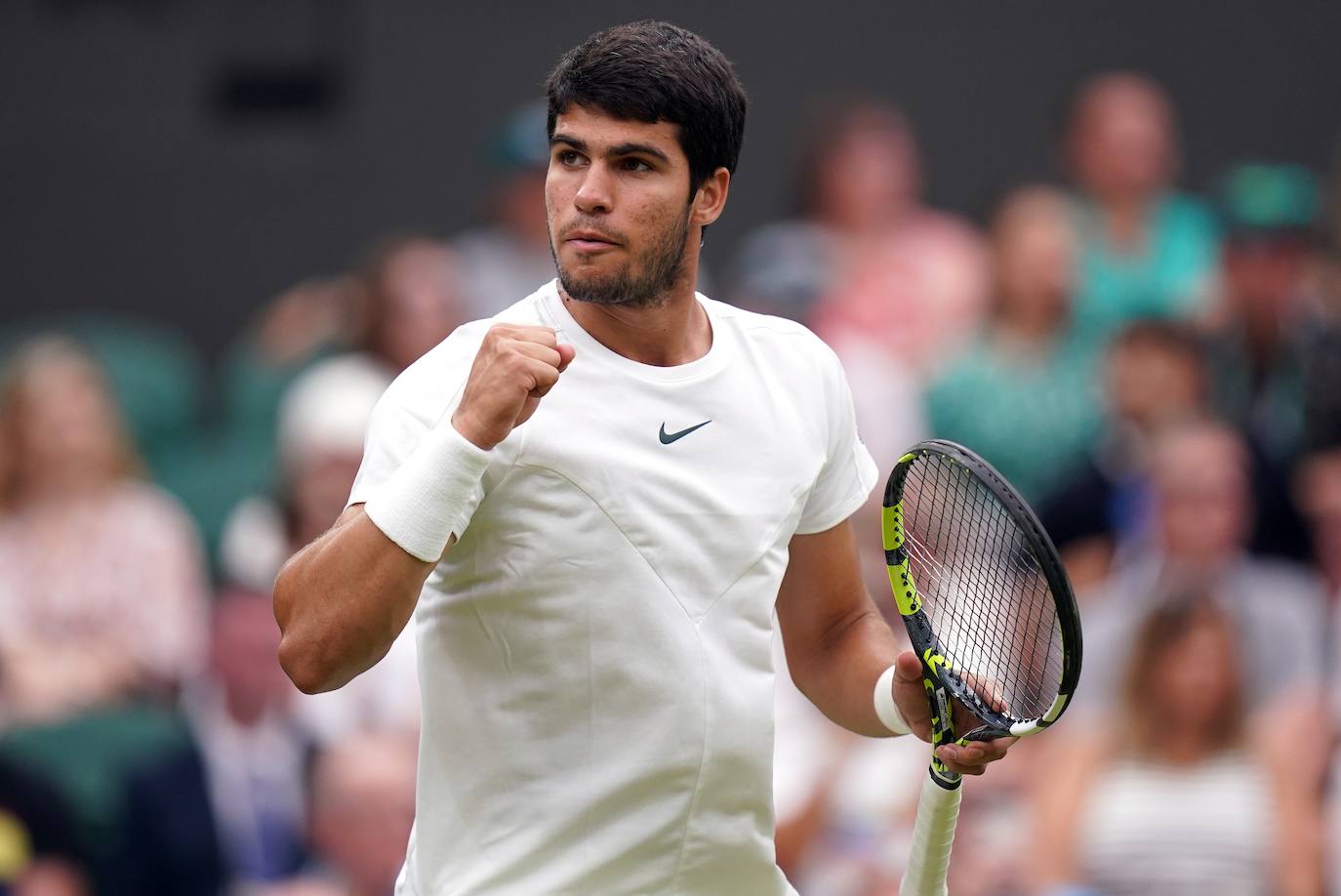 El partido entre Carlos Alcaraz y Jarry en Wimbledon, en imágenes