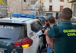 La Guardia Civil detiene a un hombre por un delito de odio en Cieza, en una imagen de archivo.