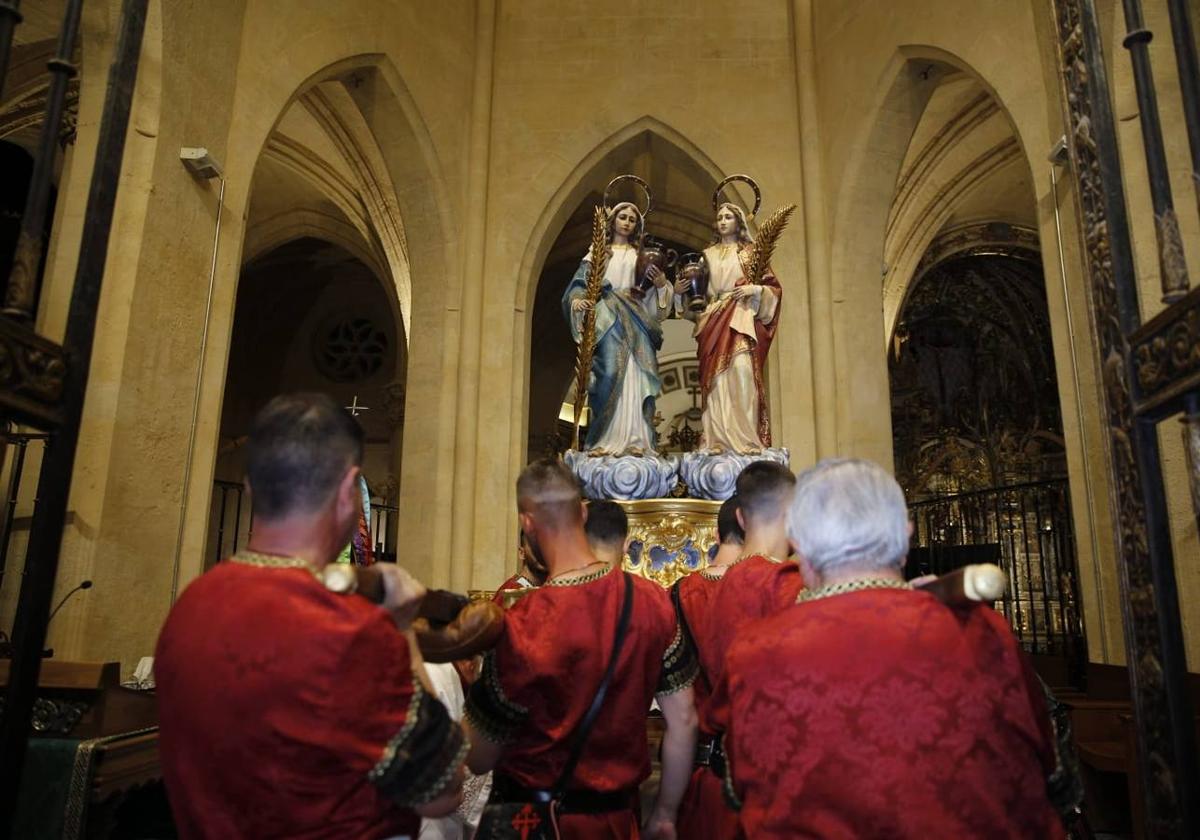 Las flores abren paso a la fiesta de la Reconquista