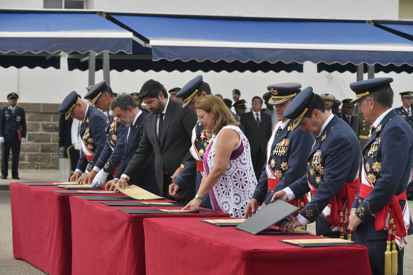Visita de Felipe VI a la Academia General del Aire, en imágenes