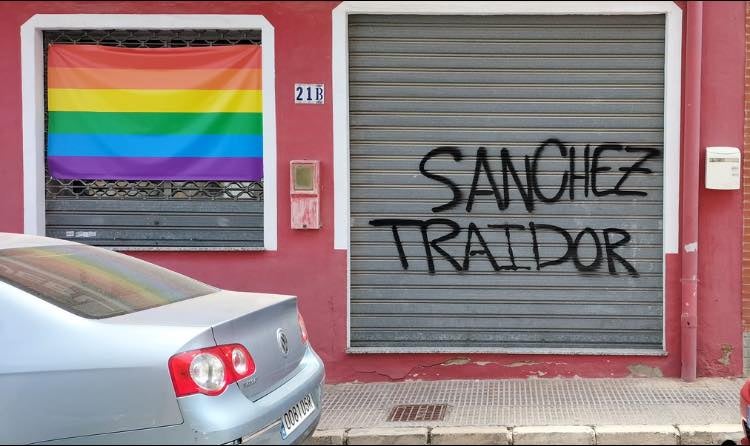 Pintada en la sede del PSOE de Benijófar.