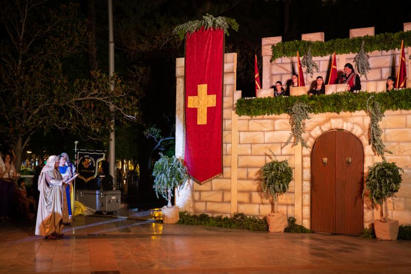 Teodomiro entrega el castillo y la Armengola lo reconquista