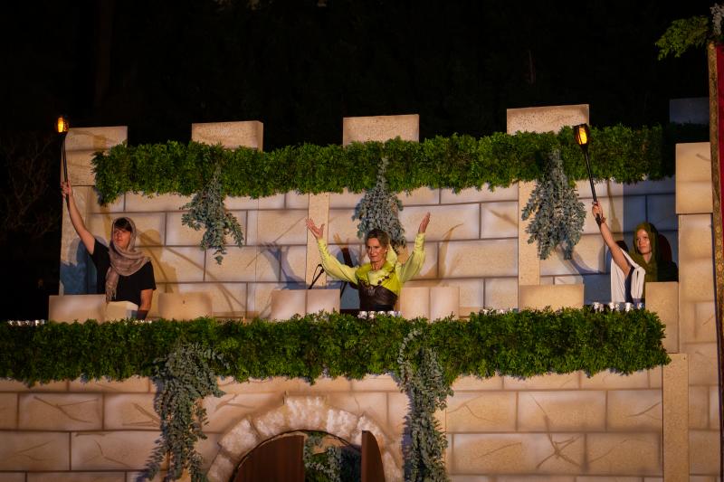 Teodomiro entrega el castillo y la Armengola lo reconquista