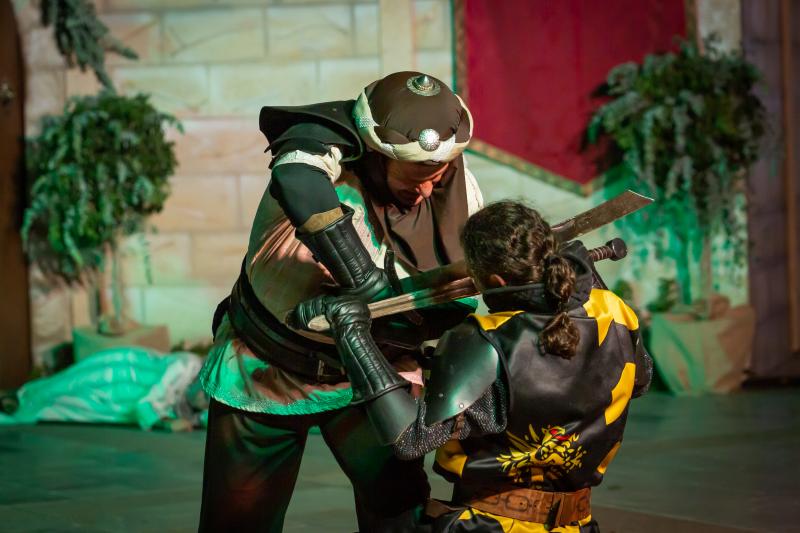 Teodomiro entrega el castillo y la Armengola lo reconquista