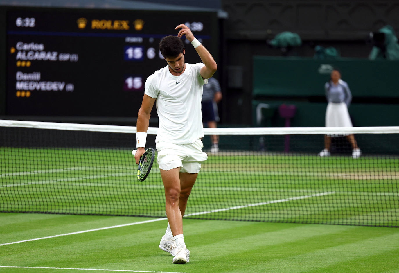 Alcaraz se da un festín y jugará su primera final de Wimbledon