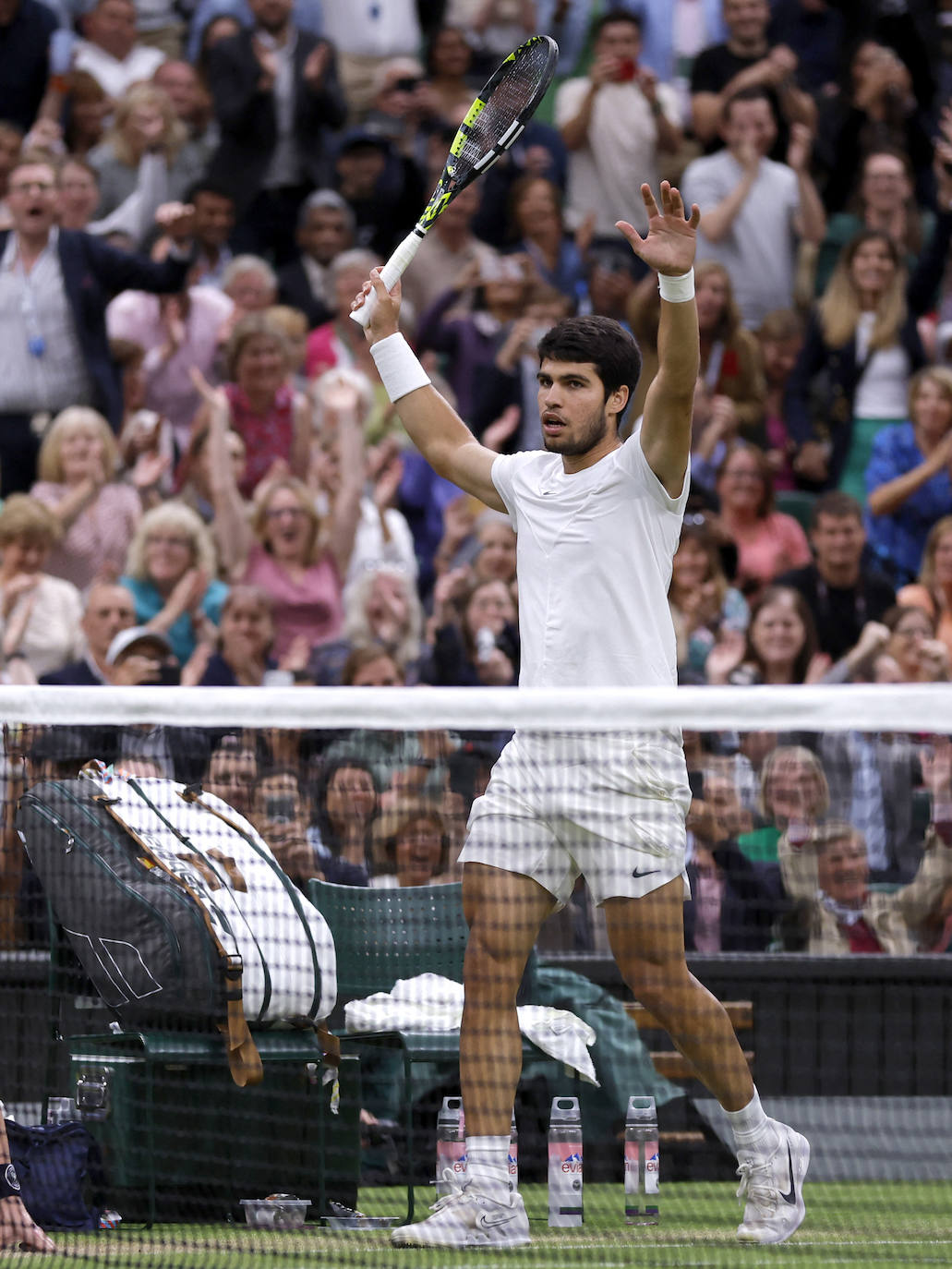 Alcaraz se da un festín y jugará su primera final de Wimbledon