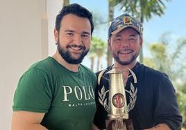 Joaquín Zapata y Miguel Poveda, con la Lámpara Minera.