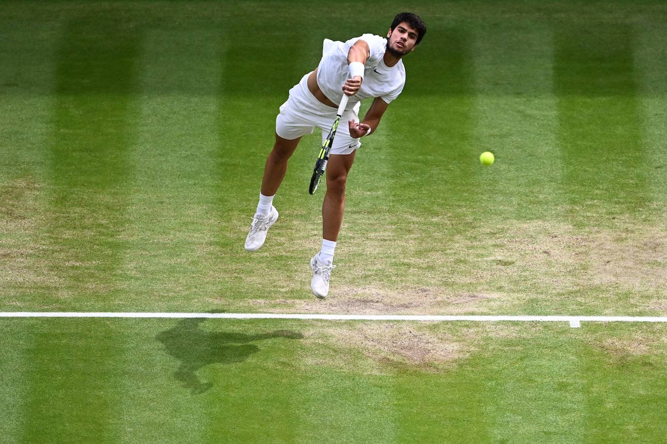 La final de Wimbledon entre Carlos Alcaraz y Novak Djokovic, en imágenes