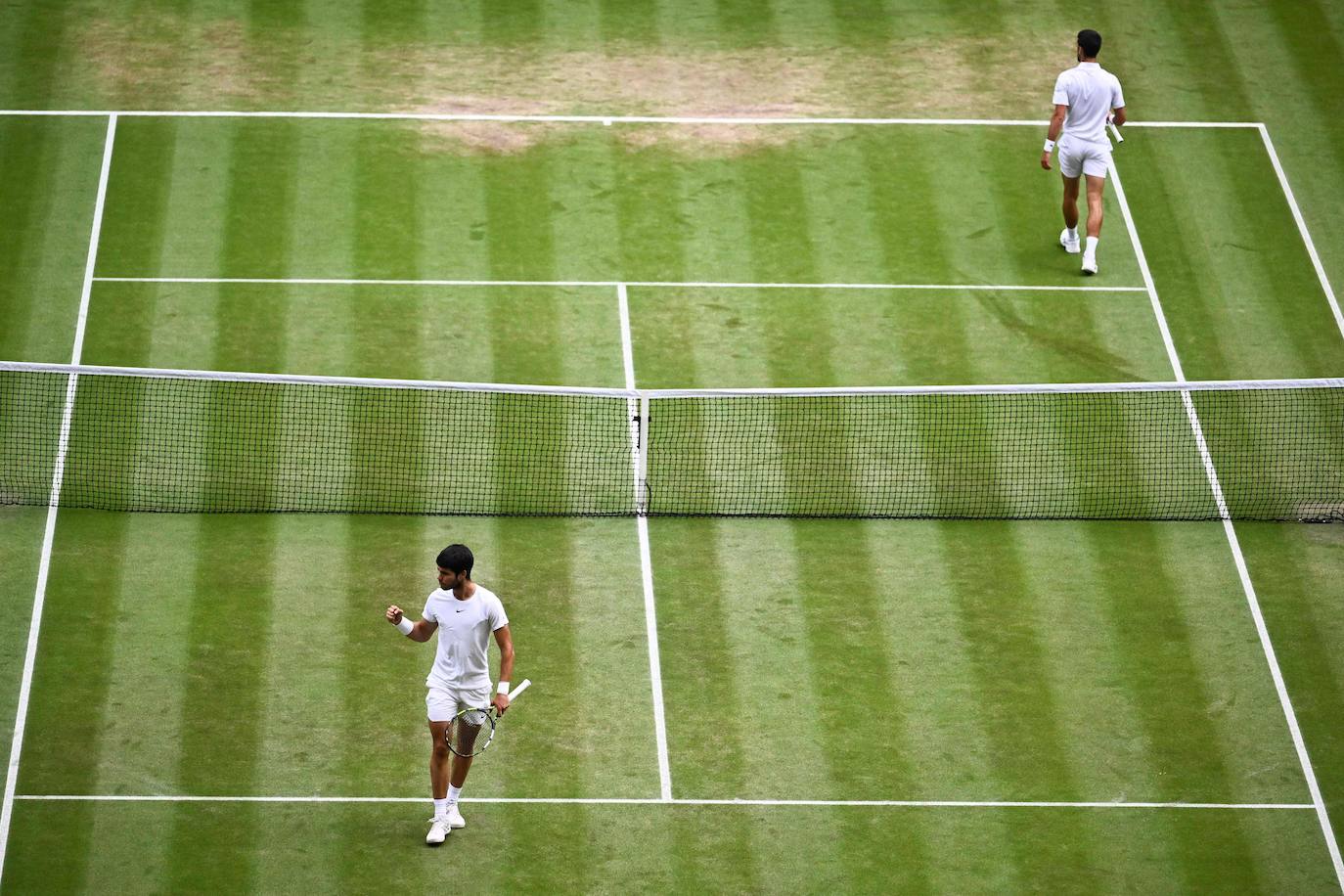 La final de Wimbledon entre Carlos Alcaraz y Novak Djokovic, en imágenes