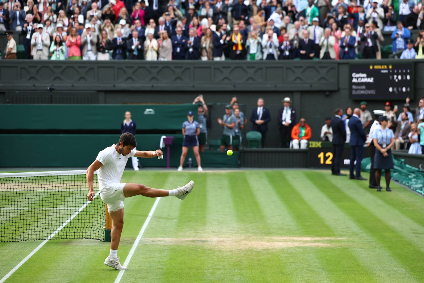 La final de Wimbledon entre Carlos Alcaraz y Novak Djokovic, en imágenes