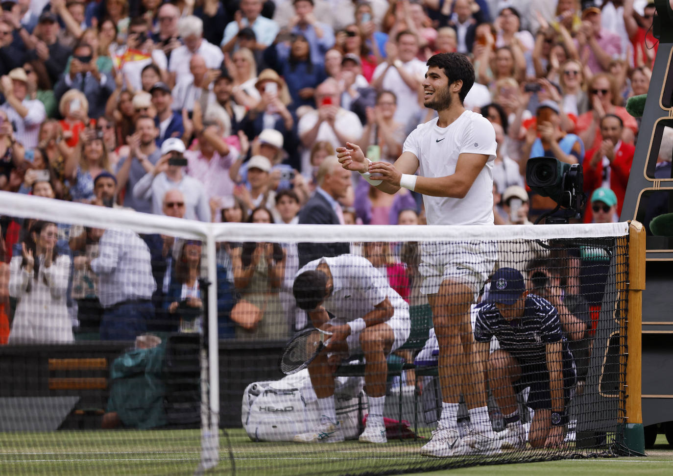 La final de Wimbledon entre Carlos Alcaraz y Novak Djokovic, en imágenes