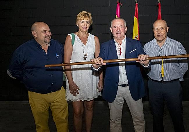 El pedáneo José Francisco Nicolás y sus vocales.