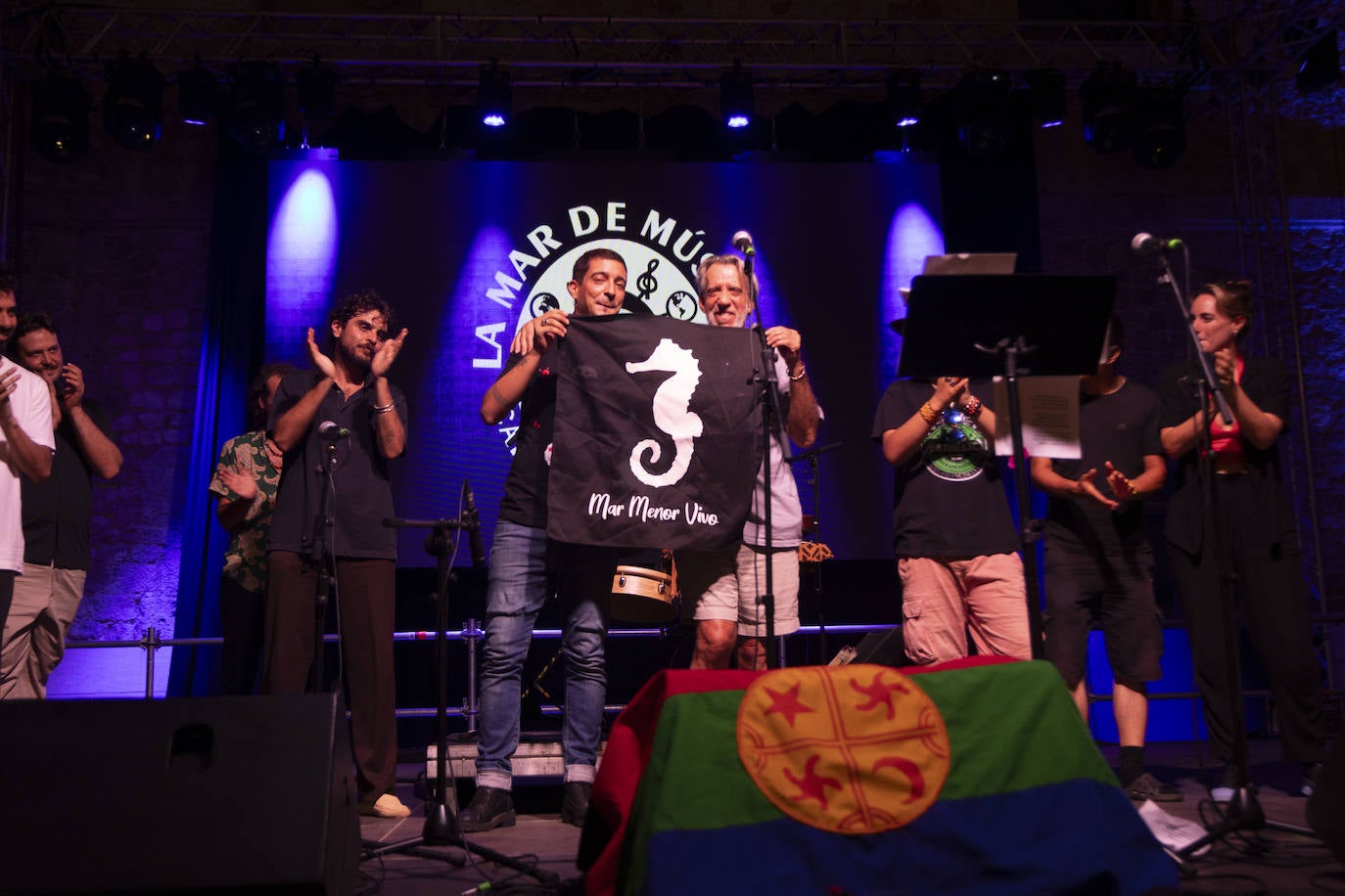 En el tributo 'Yo no canto por cantar. 50 años sin Víctor Jara' actuaron Valeria Castro, Isaac et Nora, Muerdo, Club del Río, Luis Pastor, Emilia y Pablo y Luis Barría.