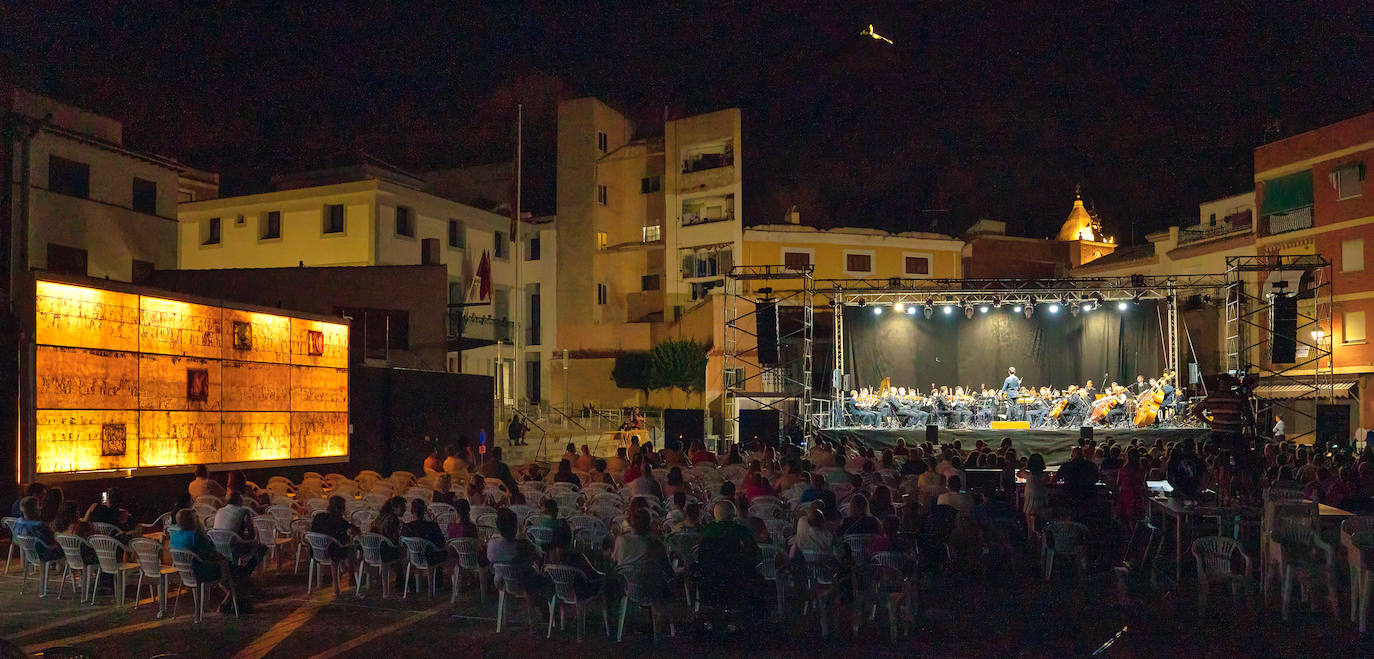 El concierto de la Orquesta Sinfónica en Blanca, en imágenes
