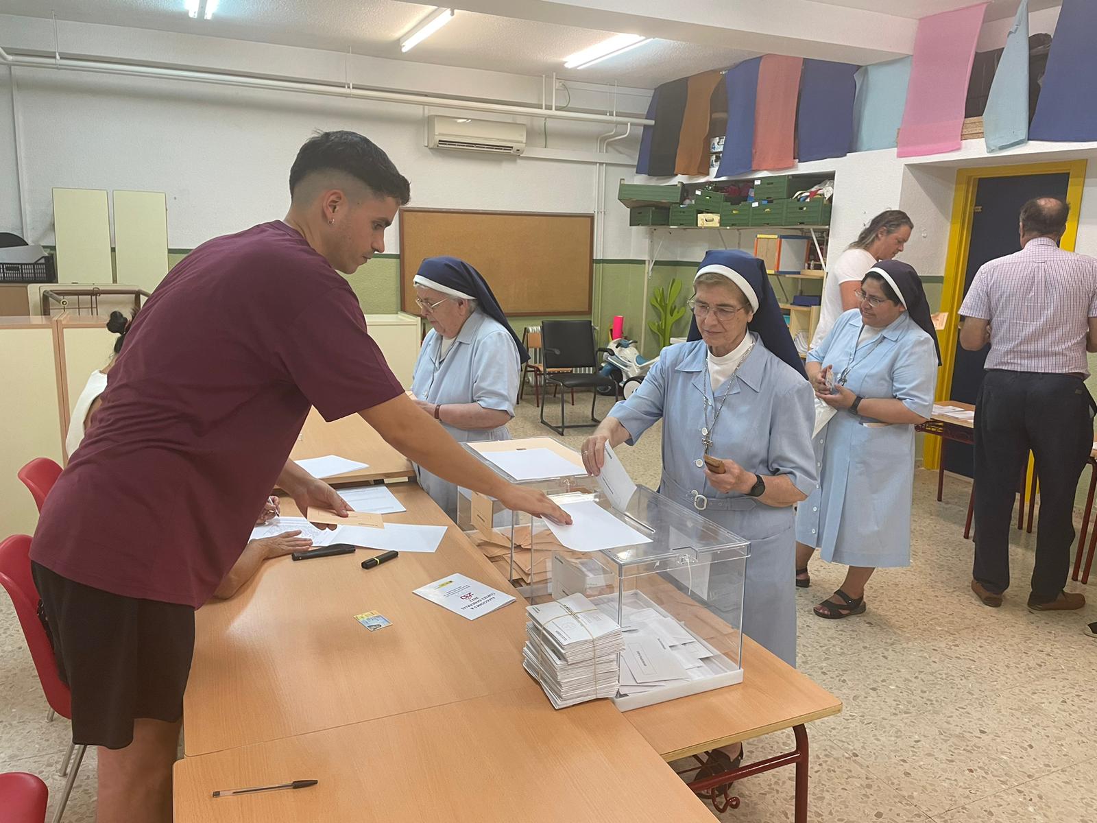 El domingo electoral en la Región de Murcia, en imágenes