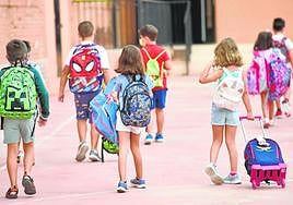 Alumnos de Primaria de Molina de Segura en el primer día de clase, en una imagen de archivo.