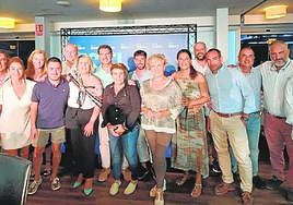 Responsables del PP cartagenero, entre ellos Noelia Arroyo, festejando por anticipado en el acto de cierre de campaña.