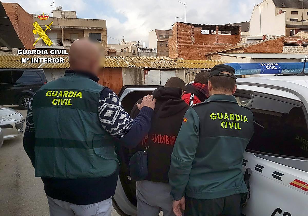 Uno de los detenidos.