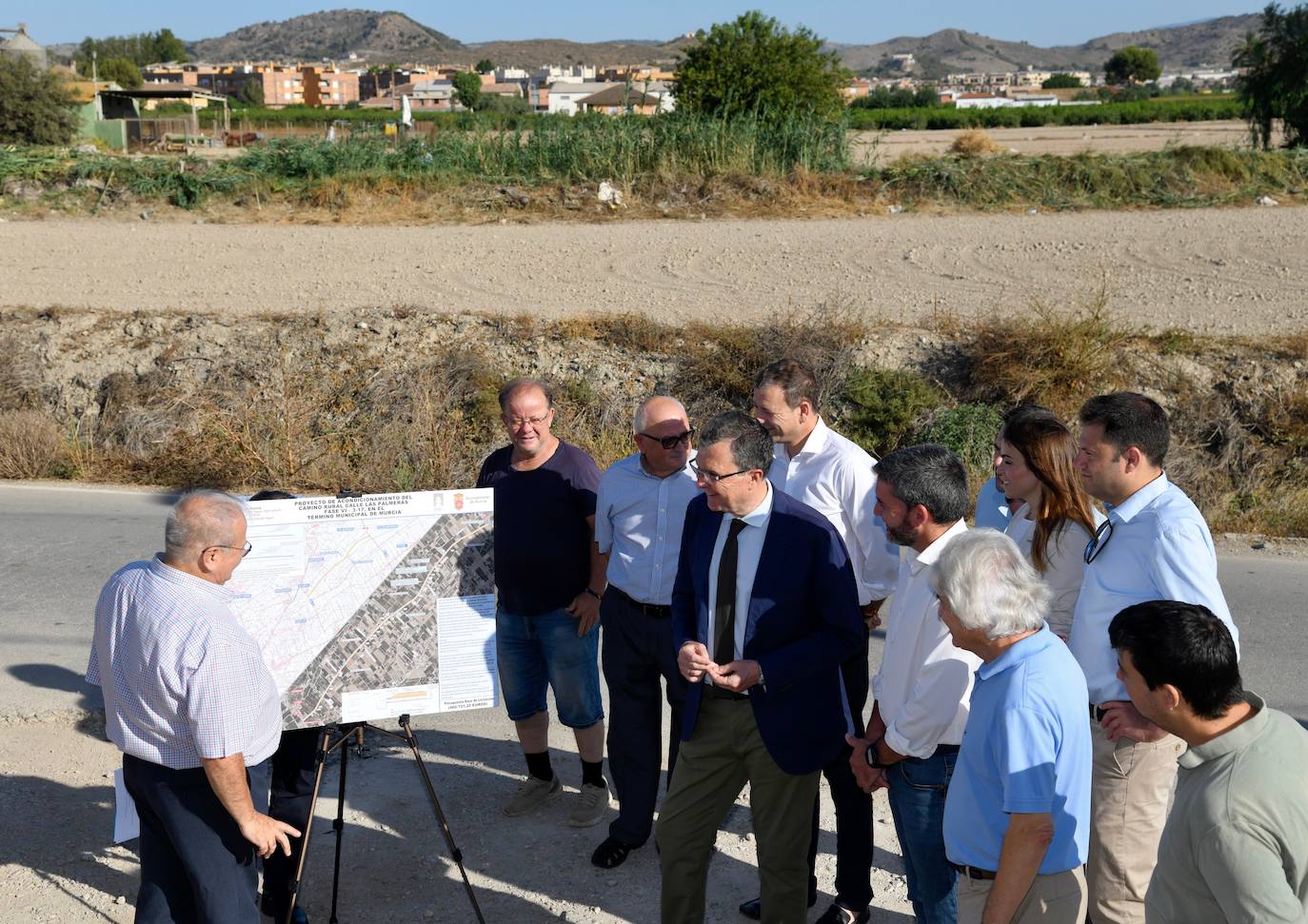 Visita a la pedanía de El Esparragal ante el inicio de las obras.