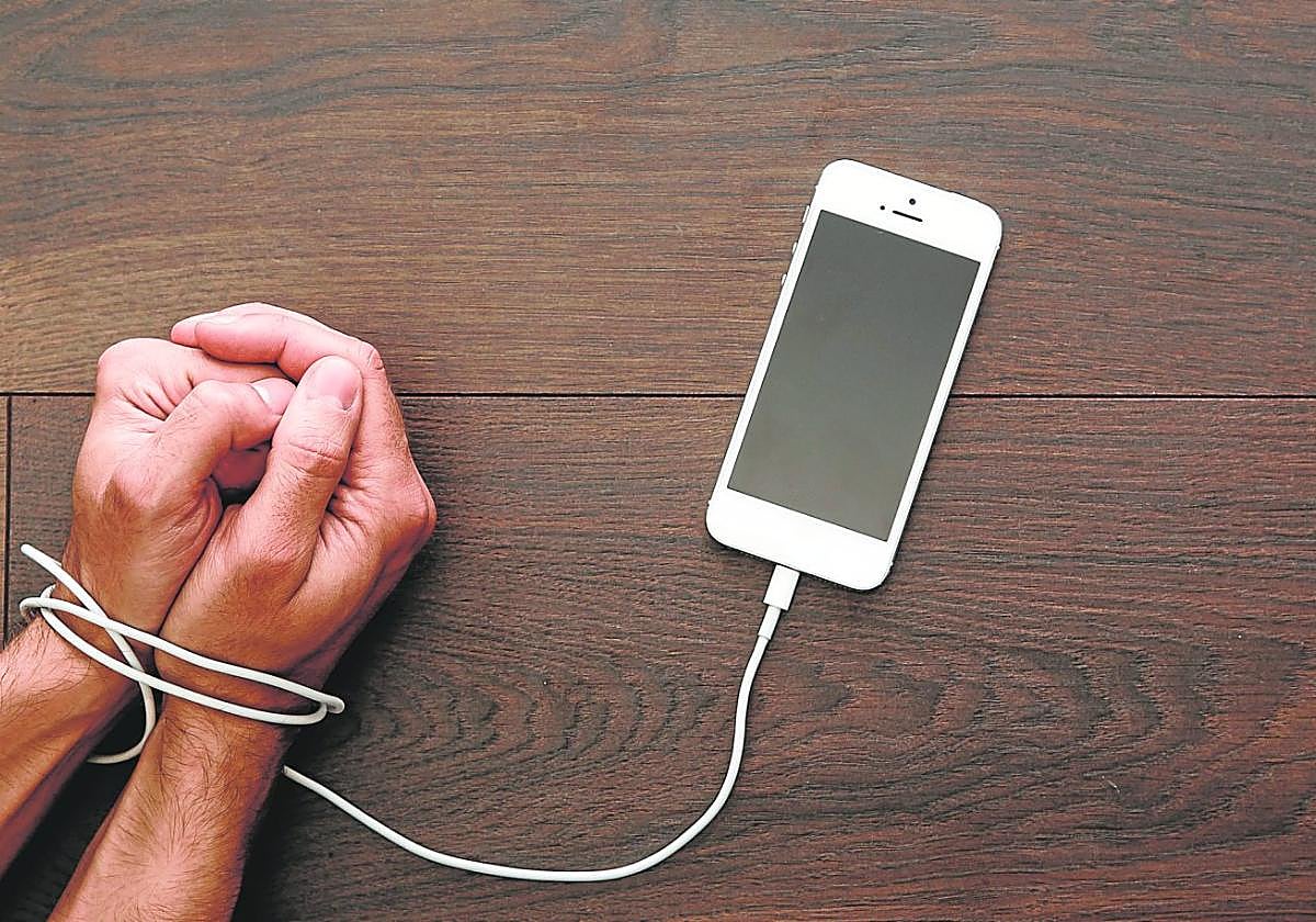 La encuesta 'Edades 2022' ha detectado un uso compulsivo de internet en personas de 15 a 65 años en el 3,5% de la población.