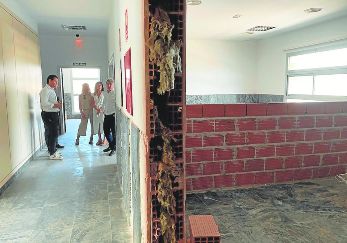 Emilio Argüeso, Eduardo Dolón y Pepe Vegara visitaron el centro.