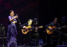 Carmen Linares, este domingo por la noche, durante su actuación en el Cante de las Minas.