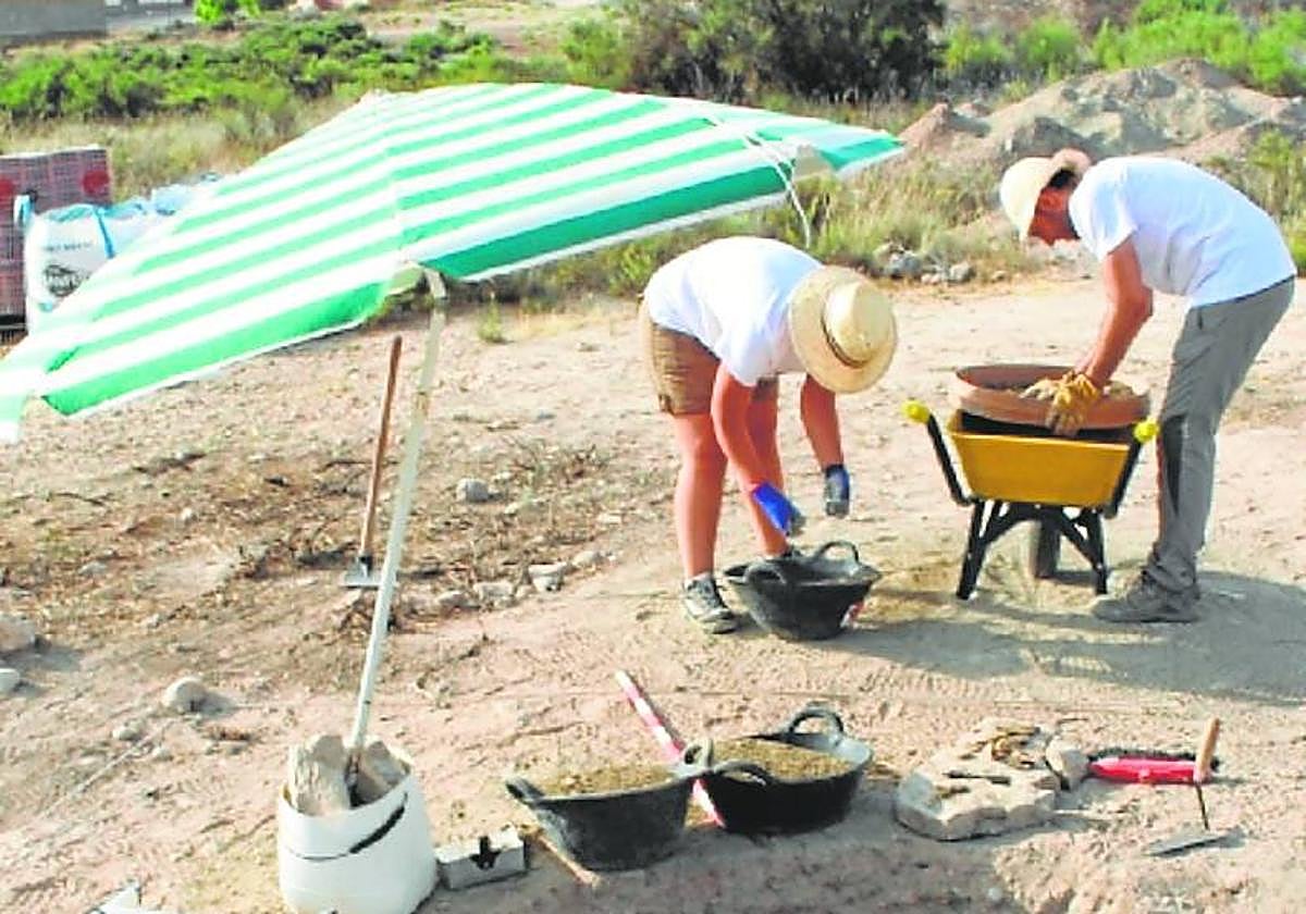 Momento de los trabaios de excavación en Las Cabezuelas.