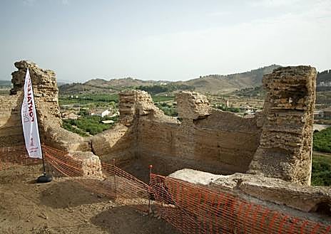 Imagen secundaria 1 - Avanzan en el Castillejo de Monteagudo los trabajos para convertirlo en un recinto visitable
