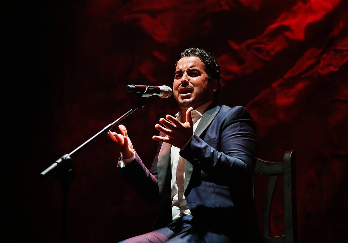 Pablo Moreno, durante su actuación este jueves en las semifinales del Cante de las Minas.