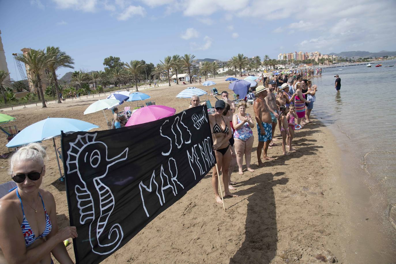 El tercer abrazo al Mar Menor, en imágenes
