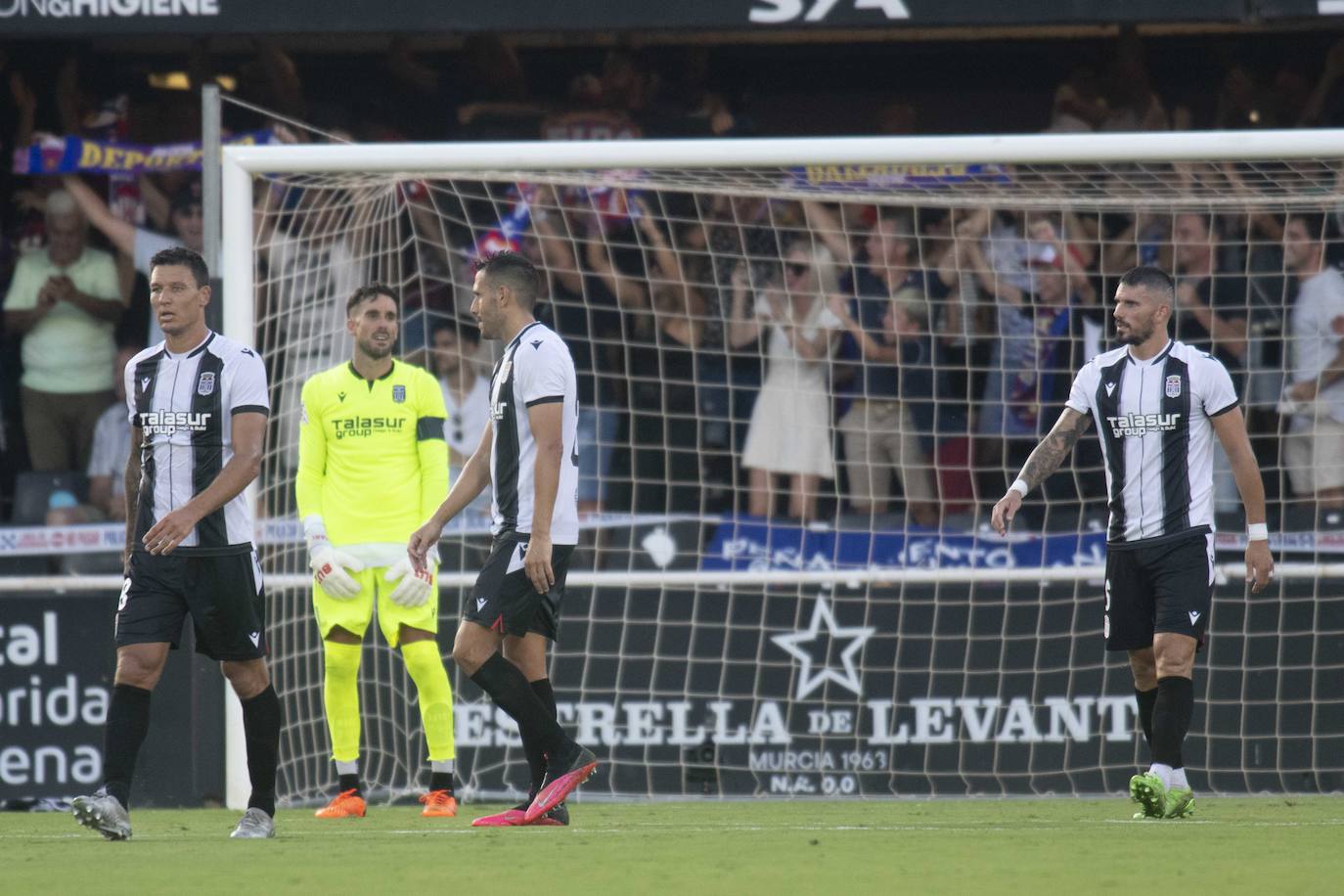 La derrota del Cartagena frente al Eldense, en imágenes