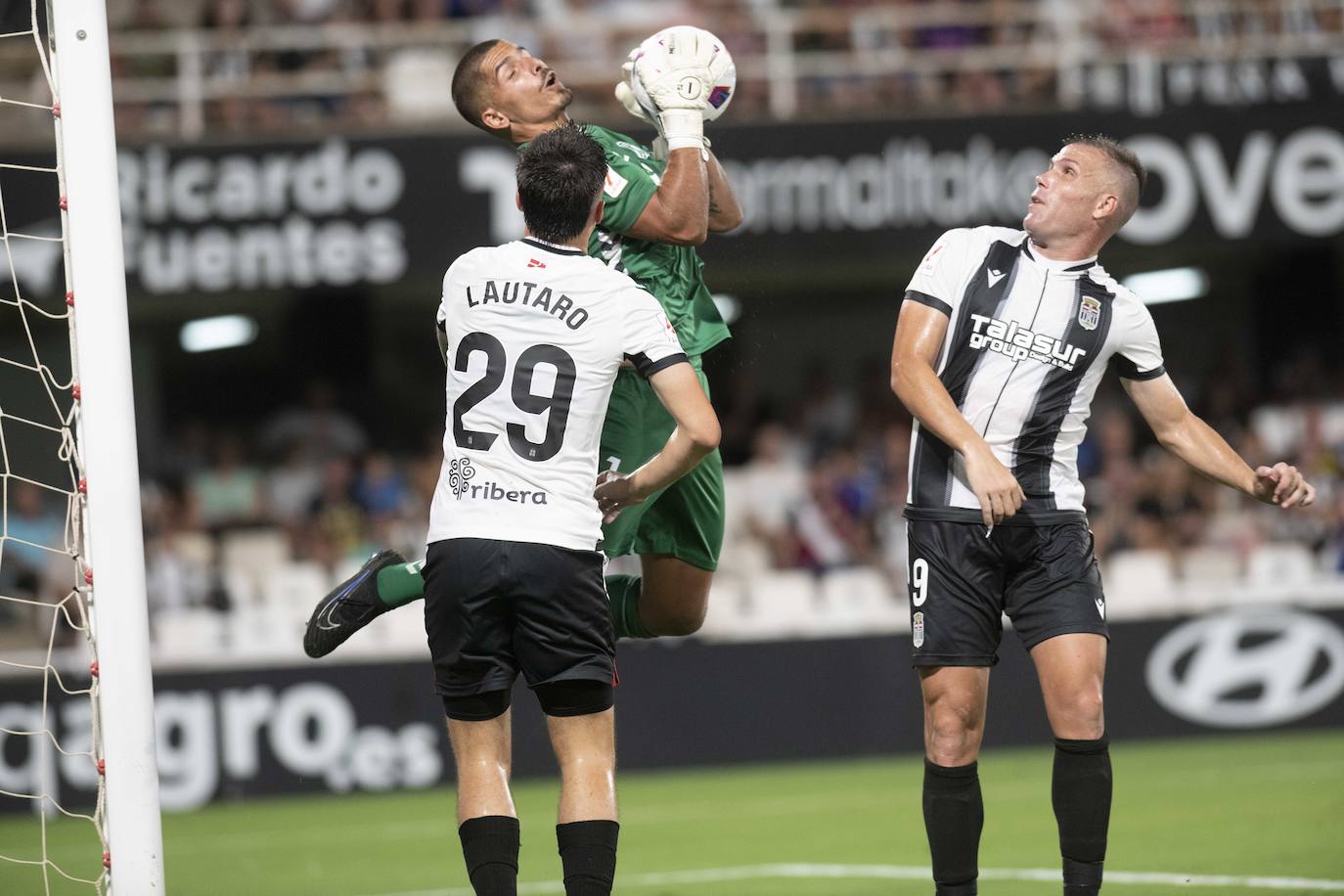 La derrota del Cartagena frente al Eldense, en imágenes
