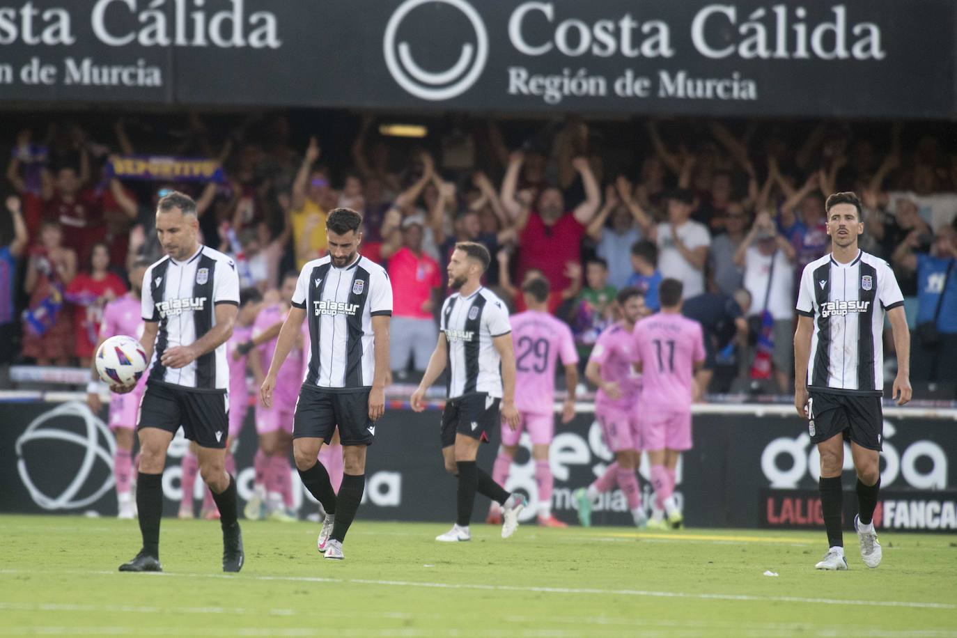 La derrota del Cartagena frente al Eldense, en imágenes