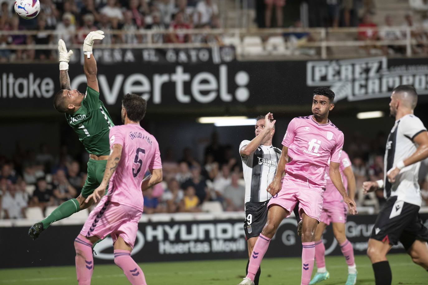La derrota del Cartagena frente al Eldense, en imágenes