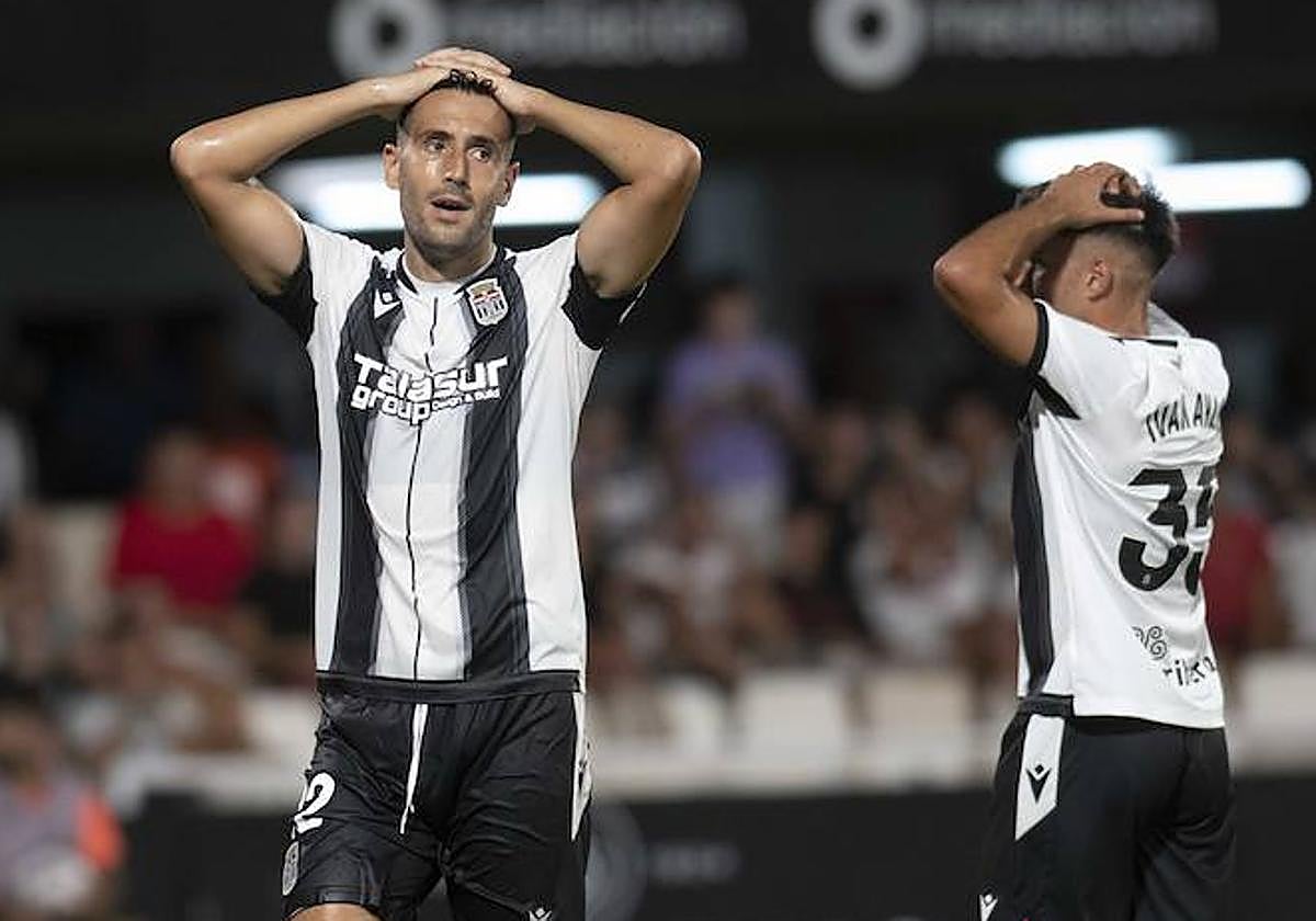 La derrota del Cartagena frente al Eldense, en imágenes