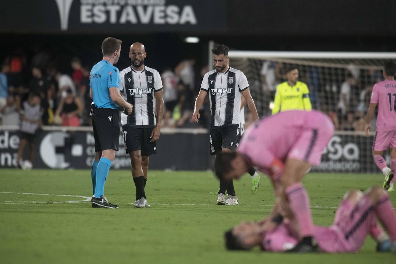 La derrota del Cartagena frente al Eldense, en imágenes