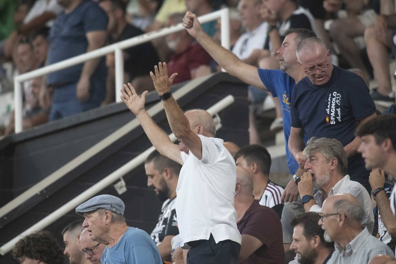 La derrota del Cartagena frente al Eldense, en imágenes