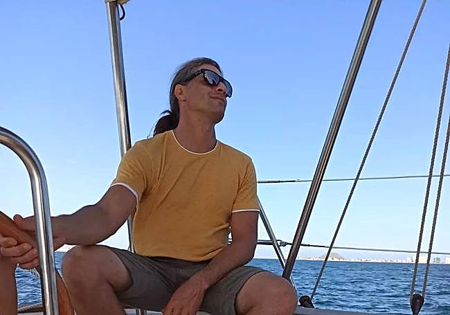 Foto de su álbum familiar, navegando por el Mar Menor.