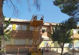 Trabajos en el colegio Anita Arnao de Mula.