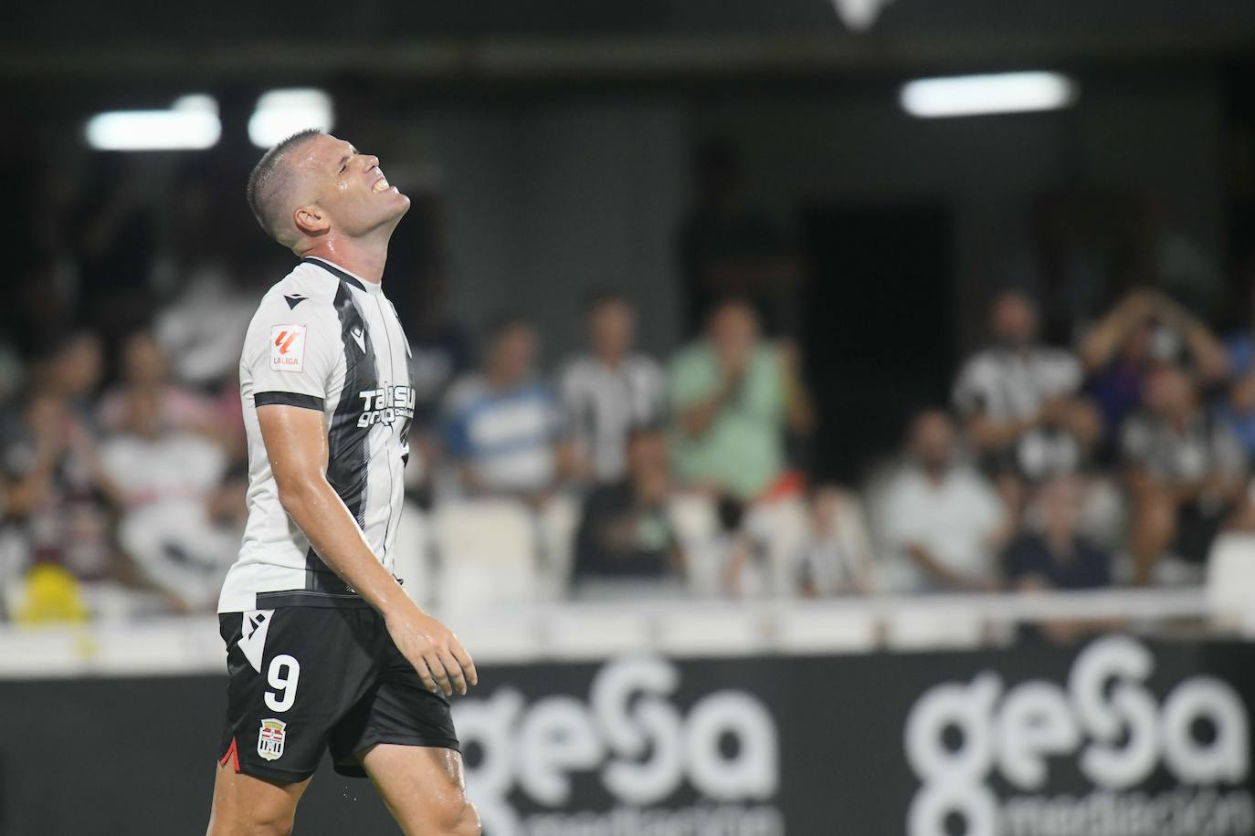 La derrota del Cartagena frente al Levante, en imágenes