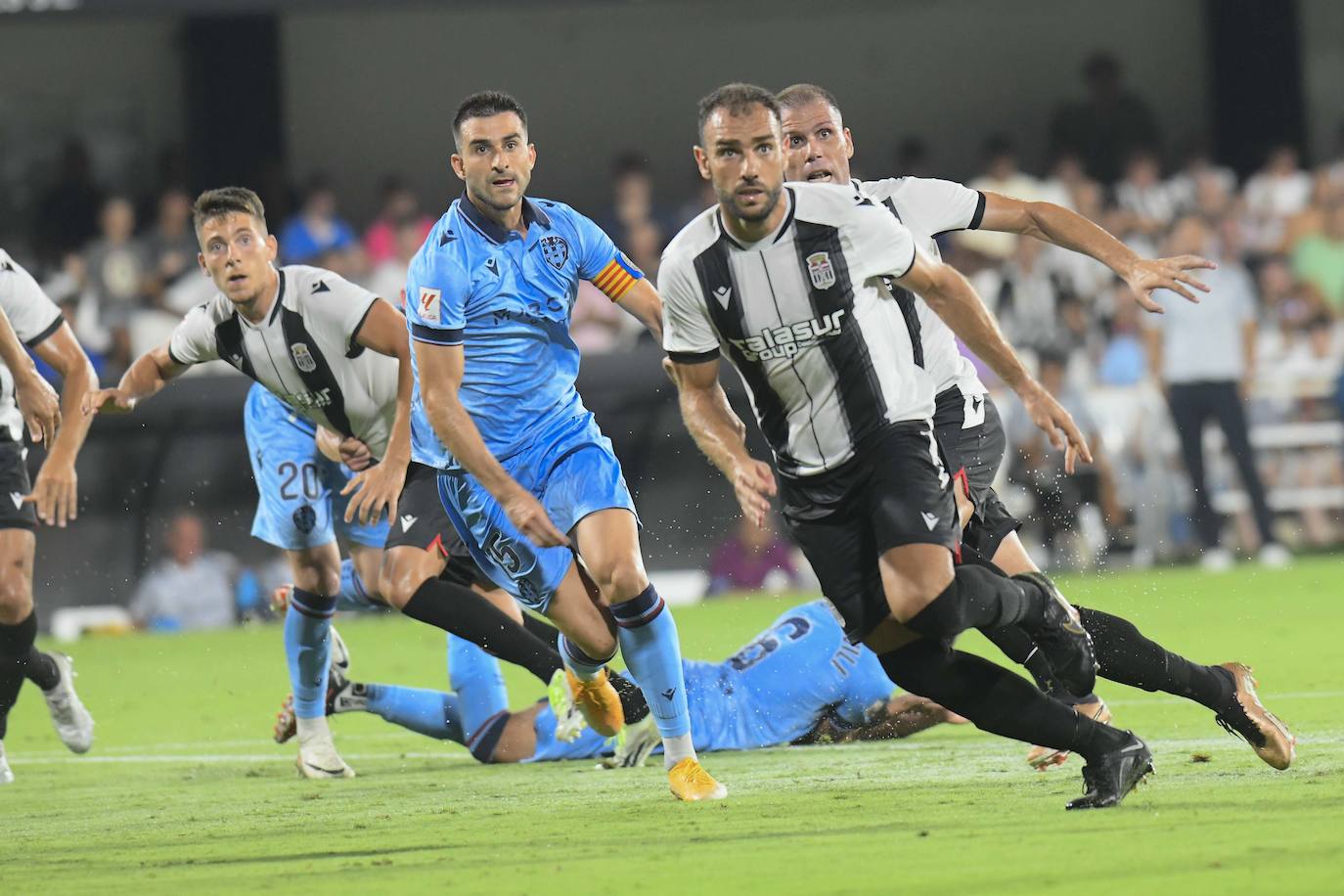 La derrota del Cartagena frente al Levante, en imágenes