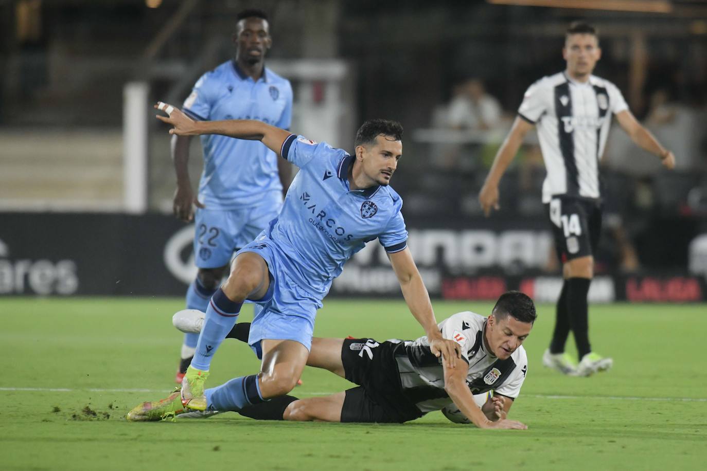 La derrota del Cartagena frente al Levante, en imágenes