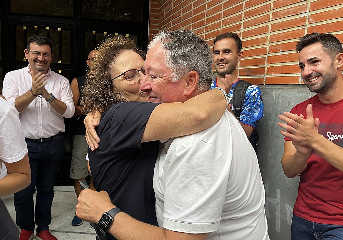 Carrillo, aclamado en su recibimiento.