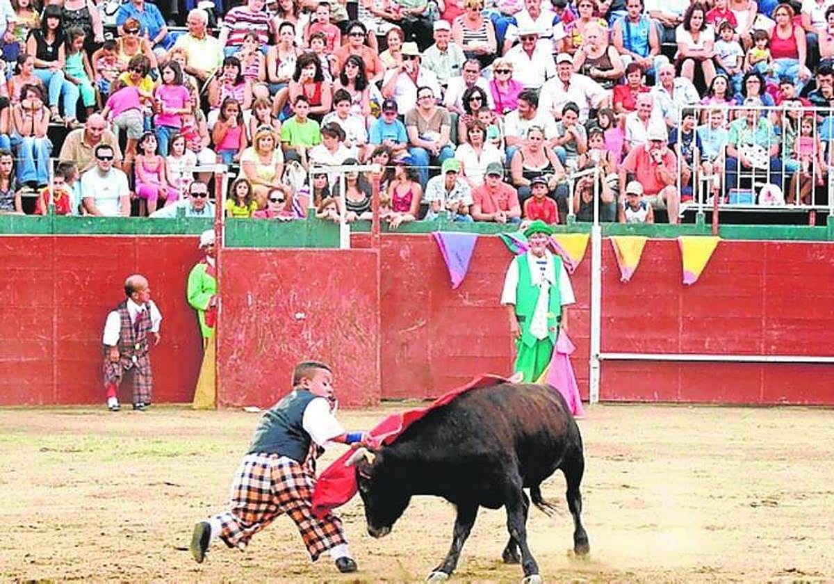 Espectáculo cómico taurino 'Popeye', en Guadix, en una foto de archivo.