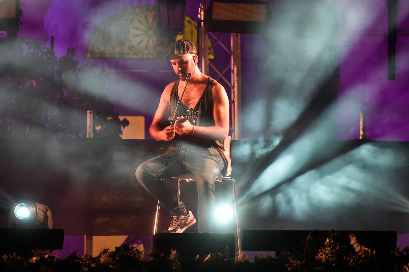 Las imágenes de la actuación del pregonero de la Feria de Murcia, Diego Cantero